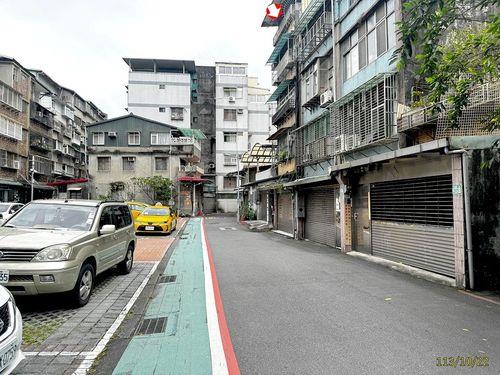 台北文山區透天拍賣-2