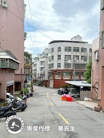 新北鶯歌大樓法拍-1